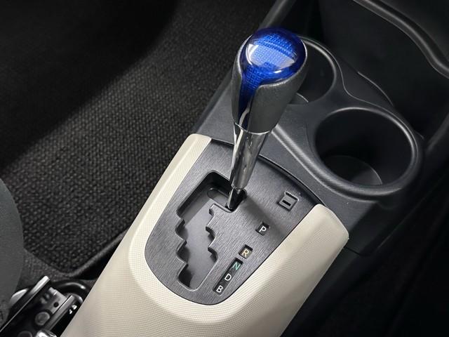 アクア Ｇ　６．３万ｋｍ　加速抑制装置　ＳＤワンセグナビ　バックモニタ　スマートキー　前後ドラレコ　シートヒーター　純正アルミホイール　横滑り防止　電動格納ミラー　オートエアコン　ＢＴ接続　点検記録簿　ＥＴＣ（11枚目）