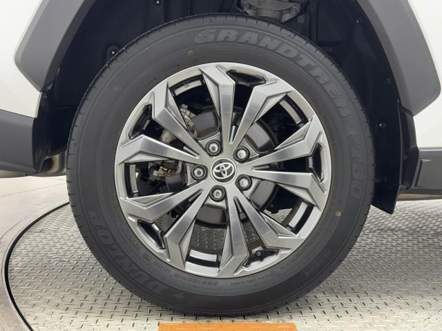 ＲＡＶ４ ハイブリッドＧ　衝突被害軽減装置　ドライブレコーダ　パノラマサンルーフ　ＡＣ１００Ｖ電源　ワンオーナ－　バックモニター　整備記録簿　寒冷地仕様　地デジＴＶ　ＬＥＤヘッドライト　スマキー　電動シ－ト　ＡＷＤ　ＴＶナビ（18枚目）
