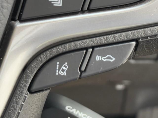 クラウンハイブリッド ロイヤルサルーン　点検記録簿　１オーナー車　フルセグテレビ　Ｂカメラ　ＬＥＤヘッドランプ　ＤＶＤ再生機能　盗難防止システム　スマキー　オートクルーズコントロール　電動パワーシート　ＥＳＣ　ＥＴＣ付き　アイスト　エアコン（11枚目）