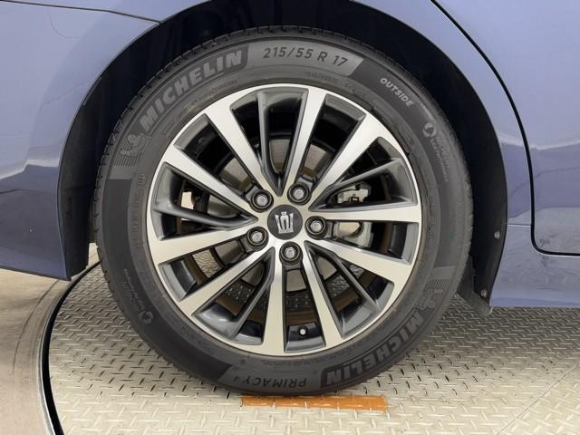 クラウンハイブリッド Ｇ　本革シート　アルミ　ＬＥＤヘッド　キーフリー　記録簿　アイドリングストップ　横滑り防止機能　ＤＶＤ　ＥＴＣ　オートエアコン　ＡＵＸ　ＡＢＳ　メモリナビ　盗難防止装置　エアバッグ　ＡＣ１００Ｖ　ドラレコ（19枚目）