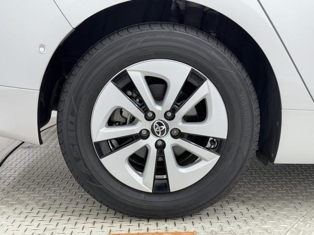 プリウス A 衝突軽減ブレーキシステム Bモニタ 記録簿有 LEDヘッド クルーズコントロール セキュリティー スマートキー パワーステアリング Iストップ ドライブレコーダー ETC アルミホイル オートエアコン(19枚目)