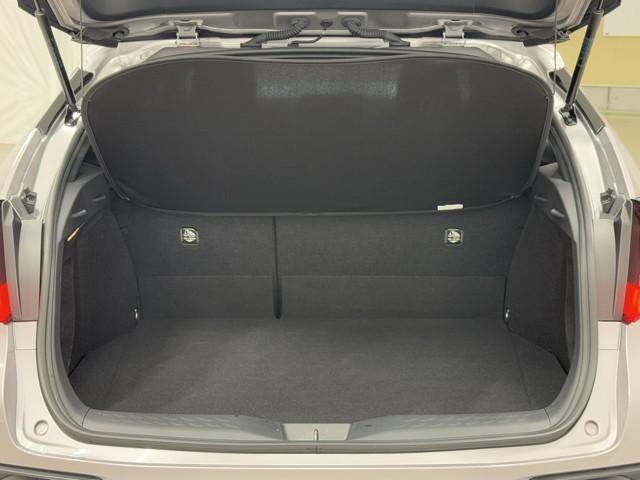 Ｃ－ＨＲ Ｓ　ＧＲスポーツ　点検記録簿　ＡＣ１００Ｖ　バックガイドモニター　ＬＥＤヘッドライト　フルセグＴＶ　クルコン　ドライブレコーダ　ナビ＆ＴＶ　スマートキー　ＥＴＣ　ＥＳＣ　オートエアコン　キーレス　エアバッグ　ＡＷ（16枚目）