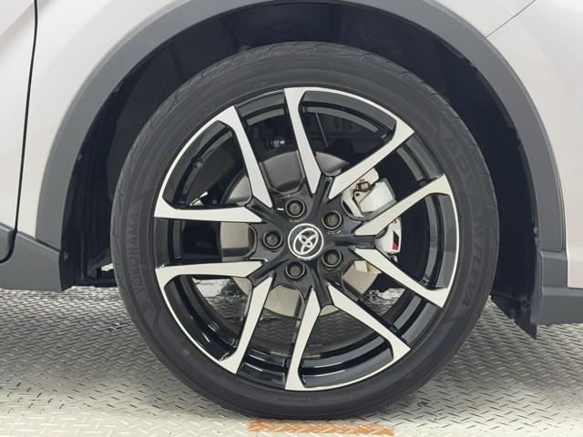 Ｃ－ＨＲ Ｓ　ＧＲスポーツ　点検記録簿　ＡＣ１００Ｖ　バックガイドモニター　ＬＥＤヘッドライト　フルセグＴＶ　クルコン　ドライブレコーダ　ナビ＆ＴＶ　スマートキー　ＥＴＣ　ＥＳＣ　オートエアコン　キーレス　エアバッグ　ＡＷ（18枚目）