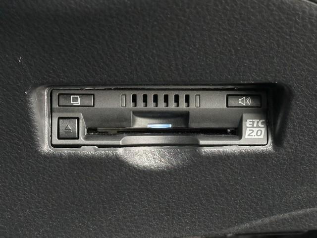 C-HR S-T LEDパッケージ ESC ドラレコ付き LEDヘッドライト スマートキー イモビライザー カーテンエアバック 衝突軽減システム メモリナビ エアコン ミュージックプレイヤー接続可 ETC 記録簿 DVD エアバッグ(8枚目)