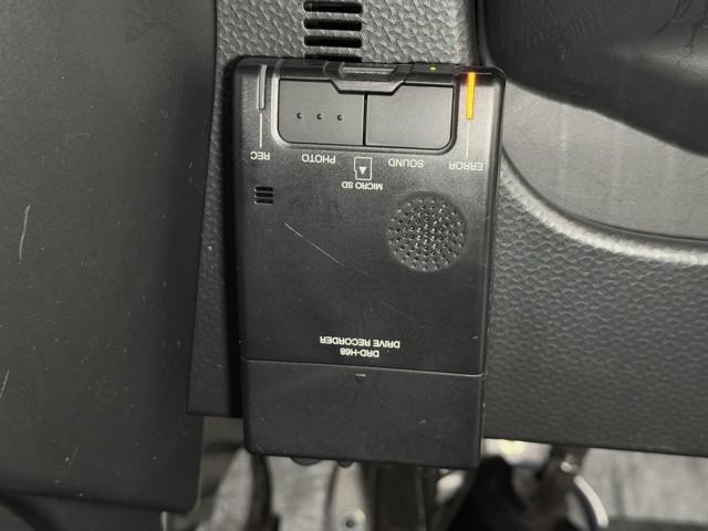 ルーミー G 追突軽減ブレーキ パワステ フルフラット Aストップ LEDライト Rカメラ 記録簿付 1セグTV 横滑り防止システム ドライブレコーダー エアバック セキュリティーアラーム パワーウィンドウ AUX(8枚目)