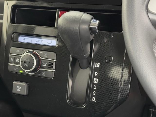 ルーミー G 追突軽減ブレーキ パワステ フルフラット Aストップ LEDライト Rカメラ 記録簿付 1セグTV 横滑り防止システム ドライブレコーダー エアバック セキュリティーアラーム パワーウィンドウ AUX(10枚目)