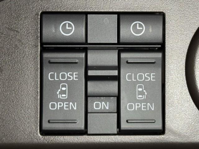 ルーミー G 追突軽減ブレーキ パワステ フルフラット Aストップ LEDライト Rカメラ 記録簿付 1セグTV 横滑り防止システム ドライブレコーダー エアバック セキュリティーアラーム パワーウィンドウ AUX(11枚目)