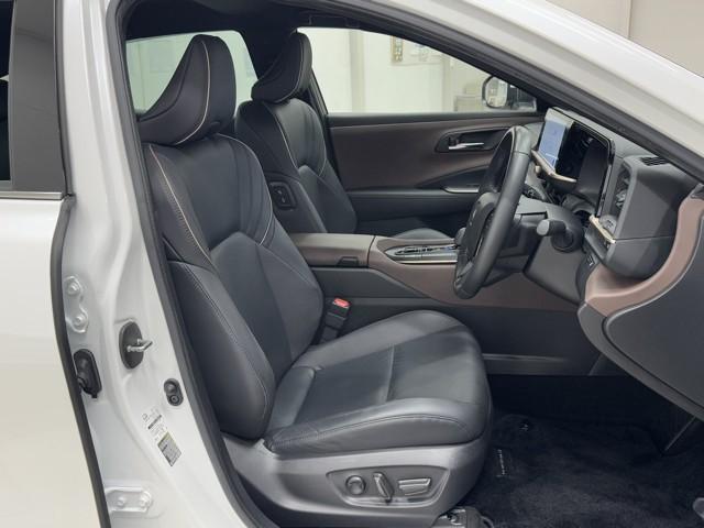 クラウンクロスオーバー Ｇアドバンスド　衝突軽減装置　フルセグテレビ　クルコン　横滑防止装置　ドライブレコーダー　ＬＥＤヘッドライト　記録簿　Ｂカメラ　Ｐシート　ＥＴＣ　オートエアコン　ＡＣ１００Ｖ電源　ＡＵＸ　エアバッグ　４ＷＤ　キーレス（14枚目）