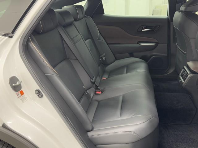 クラウンクロスオーバー Ｇアドバンスド　衝突軽減装置　フルセグテレビ　クルコン　横滑防止装置　ドライブレコーダー　ＬＥＤヘッドライト　記録簿　Ｂカメラ　Ｐシート　ＥＴＣ　オートエアコン　ＡＣ１００Ｖ電源　ＡＵＸ　エアバッグ　４ＷＤ　キーレス（16枚目）