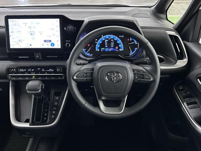 ヴォクシー ハイブリッドＳ－Ｚ　レンタカー使用歴　ＴＳＳ・ＩＣＳ　ＴＣ契約フルセグナビ　バックモニタ　両側パワスラ　スマートキー　ドラレコ　シートヒーター　ＡＣ１５００Ｗ電源　追従クルコン　ＤＶＤ再生　ＢＴ接続　ＵＳＢ　ＥＴＣ２．０（4枚目）