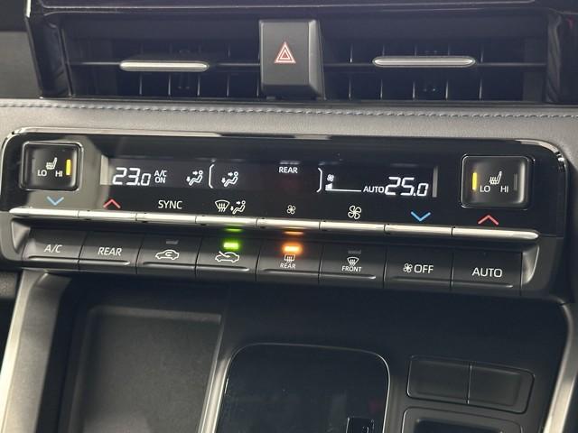 ヴォクシー ハイブリッドＳ－Ｚ　レンタカー使用歴　ＴＳＳ・ＩＣＳ　ＴＣ契約フルセグナビ　バックモニタ　両側パワスラ　スマートキー　ドラレコ　シートヒーター　ＡＣ１５００Ｗ電源　追従クルコン　ＤＶＤ再生　ＢＴ接続　ＵＳＢ　ＥＴＣ２．０（9枚目）