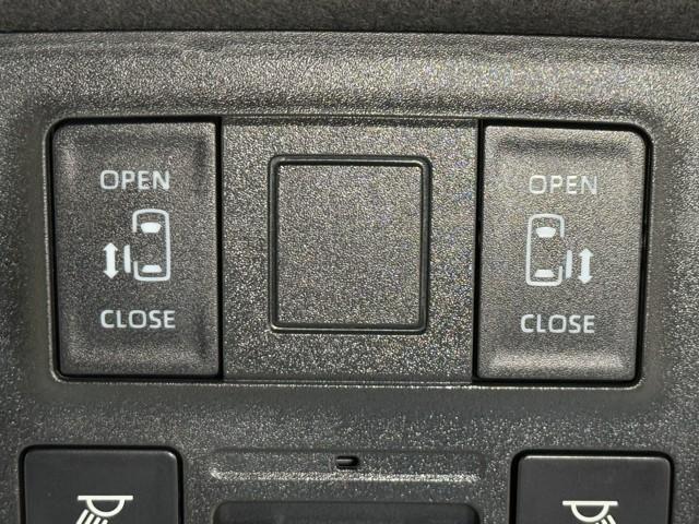 ノア ハイブリッドＳ－Ｇ　両電動ドア　衝突回避ブレーキ　ダブルエアコン　イモビ　クルコン　バックガイドモニター　横滑り防止装置　ＬＥＤヘッドライト　ドライブレコーダー　キーレス　スマートキー　３列シート　アイドリングストップ（13枚目）