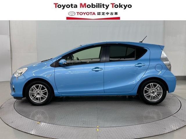 アクア Ｇ　バックモニタ　セキュリティー　メンテナンスノート　デュアルエアバック　ナビＴＶ　Ｉ－ＳＴＯＰ　パワーウィンドウ　サイドエアバッグ　地デジ　ＥＳＣ　ＡＴエアコン　ＡＢＳ　パワーステアリング　アルミ（3枚目）