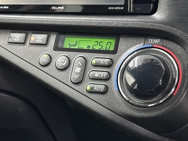 アクア Ｇ　バックモニタ　セキュリティー　メンテナンスノート　デュアルエアバック　ナビＴＶ　Ｉ－ＳＴＯＰ　パワーウィンドウ　サイドエアバッグ　地デジ　ＥＳＣ　ＡＴエアコン　ＡＢＳ　パワーステアリング　アルミ（10枚目）