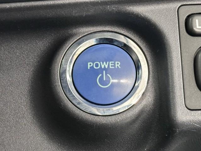 アクア Ｇ　バックモニタ　セキュリティー　メンテナンスノート　デュアルエアバック　ナビＴＶ　Ｉ－ＳＴＯＰ　パワーウィンドウ　サイドエアバッグ　地デジ　ＥＳＣ　ＡＴエアコン　ＡＢＳ　パワーステアリング　アルミ（12枚目）