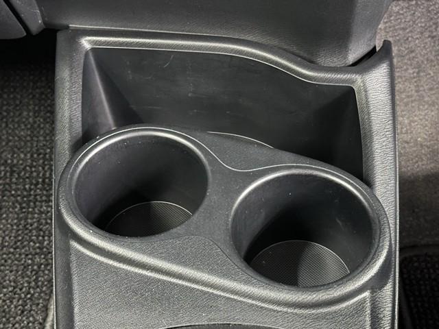 アクア Ｇ　バックモニタ　セキュリティー　メンテナンスノート　デュアルエアバック　ナビＴＶ　Ｉ－ＳＴＯＰ　パワーウィンドウ　サイドエアバッグ　地デジ　ＥＳＣ　ＡＴエアコン　ＡＢＳ　パワーステアリング　アルミ（15枚目）