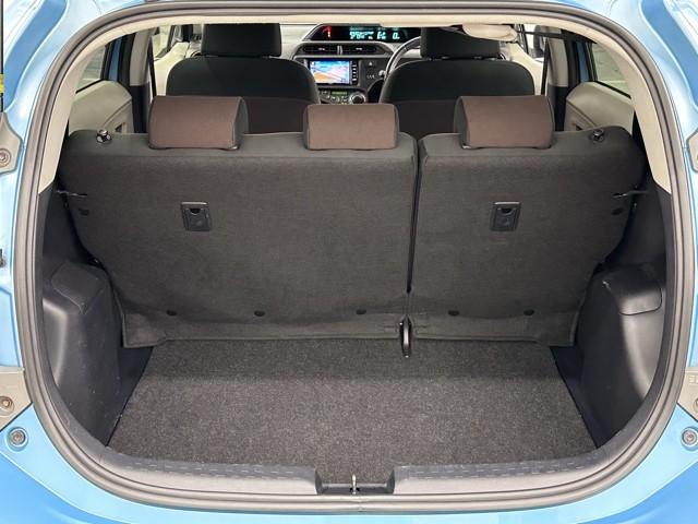 アクア Ｇ　バックモニタ　セキュリティー　メンテナンスノート　デュアルエアバック　ナビＴＶ　Ｉ－ＳＴＯＰ　パワーウィンドウ　サイドエアバッグ　地デジ　ＥＳＣ　ＡＴエアコン　ＡＢＳ　パワーステアリング　アルミ（18枚目）