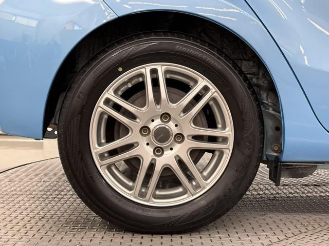 アクア Ｇ　バックモニタ　セキュリティー　メンテナンスノート　デュアルエアバック　ナビＴＶ　Ｉ－ＳＴＯＰ　パワーウィンドウ　サイドエアバッグ　地デジ　ＥＳＣ　ＡＴエアコン　ＡＢＳ　パワーステアリング　アルミ（19枚目）