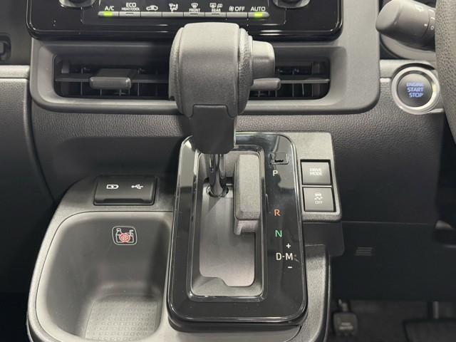 シエンタ Ｇ　７人乗　１オーナー　ＤＡＴＣ契約ナビ　内臓ドラレコ　クルーズＣ　盗難防止システム　両側パワスラ　ＬＥＤ　バックガイドモニター　ドライブレコーダー　オートＡ／Ｃ　ＥＴＣ　３列シート　スマートキー　ＢＳＭ（8枚目）