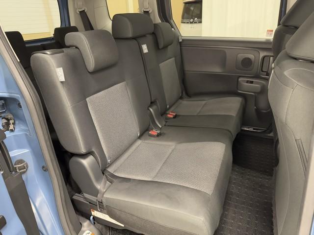 シエンタ Ｇ　７人乗　１オーナー　ＤＡＴＣ契約ナビ　内臓ドラレコ　クルーズＣ　盗難防止システム　両側パワスラ　ＬＥＤ　バックガイドモニター　ドライブレコーダー　オートＡ／Ｃ　ＥＴＣ　３列シート　スマートキー　ＢＳＭ（14枚目）