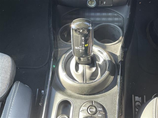 ＭＩＮＩ クーパーＳＤ　クラブマン　・整備記録簿（Ｒ５－Ｒ７）・純正ナビ（ＡＭ／ＦＭ／ＢＴ）・バックカメラ・純正ドライブレコーダー（前後）・ＥＴＣ２．０・ステアリングリモコン・インテリジェントセーフティ（32枚目）