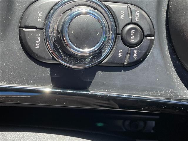 ＭＩＮＩ クーパーＳＤ　クラブマン　・整備記録簿（Ｒ５－Ｒ７）・純正ナビ（ＡＭ／ＦＭ／ＢＴ）・バックカメラ・純正ドライブレコーダー（前後）・ＥＴＣ２．０・ステアリングリモコン・インテリジェントセーフティ（33枚目）