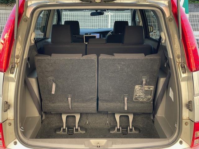 アイシス プラタナ　社外ナビ【ＤＴＶ／ＣＤ／ＤＶＤ／ＳＤ／ＳＤ　ＲＥＣ／ＢＴ】片側パワースライドドア　社外後部座席モニター　バックカメラ　ＥＴＣ　リモコンキー　スペアキー　純正フロアマット　社外グリル※純正グリル車載（14枚目）