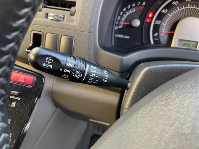 アイシス プラタナ　社外ナビ【ＤＴＶ／ＣＤ／ＤＶＤ／ＳＤ／ＳＤ　ＲＥＣ／ＢＴ】片側パワースライドドア　社外後部座席モニター　バックカメラ　ＥＴＣ　リモコンキー　スペアキー　純正フロアマット　社外グリル※純正グリル車載（22枚目）