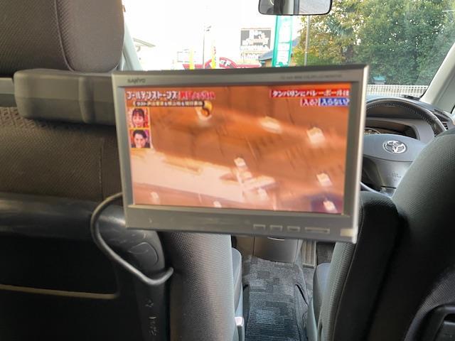 アイシス プラタナ　社外ナビ【ＤＴＶ／ＣＤ／ＤＶＤ／ＳＤ／ＳＤ　ＲＥＣ／ＢＴ】片側パワースライドドア　社外後部座席モニター　バックカメラ　ＥＴＣ　リモコンキー　スペアキー　純正フロアマット　社外グリル※純正グリル車載（34枚目）