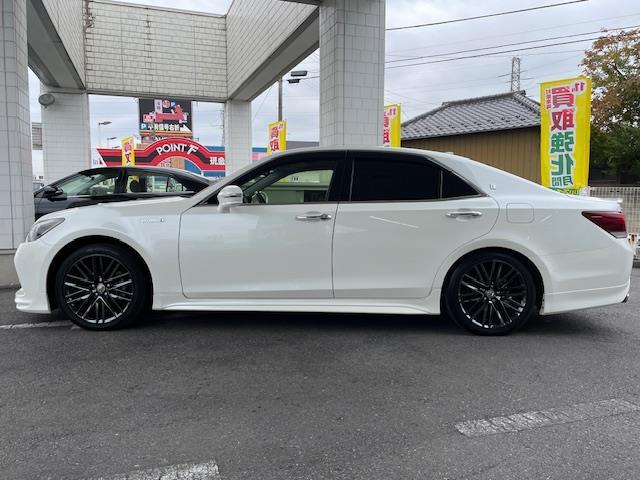 クラウンハイブリッド アスリートＳ　Ｊ－フロンティアリミテッド　フルエアロ　サンルーフ　トヨタセーフティーセンス　純正メモリナビ　ハーフレザーシート　前席パワーシート　前席シートヒーター　バックカメラ　クリアランスソナー　純正ドライブレコーダー　プッシュスタート（6枚目）