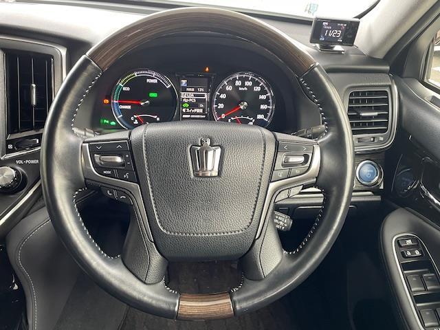 クラウンハイブリッド アスリートＳ　Ｊ－フロンティアリミテッド　フルエアロ　サンルーフ　トヨタセーフティーセンス　純正メモリナビ　ハーフレザーシート　前席パワーシート　前席シートヒーター　バックカメラ　クリアランスソナー　純正ドライブレコーダー　プッシュスタート（18枚目）