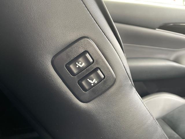 クラウンハイブリッド アスリートＳ　Ｊ－フロンティアリミテッド　フルエアロ　サンルーフ　トヨタセーフティーセンス　純正メモリナビ　ハーフレザーシート　前席パワーシート　前席シートヒーター　バックカメラ　クリアランスソナー　純正ドライブレコーダー　プッシュスタート（21枚目）