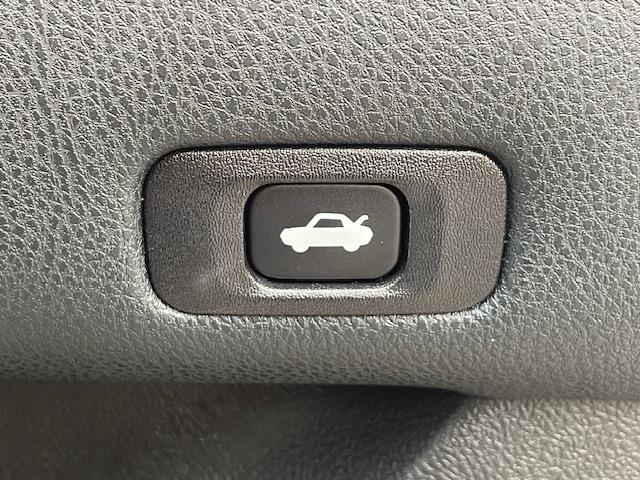 クラウンハイブリッド アスリートＳ　Ｊ－フロンティアリミテッド　フルエアロ　サンルーフ　トヨタセーフティーセンス　純正メモリナビ　ハーフレザーシート　前席パワーシート　前席シートヒーター　バックカメラ　クリアランスソナー　純正ドライブレコーダー　プッシュスタート（24枚目）