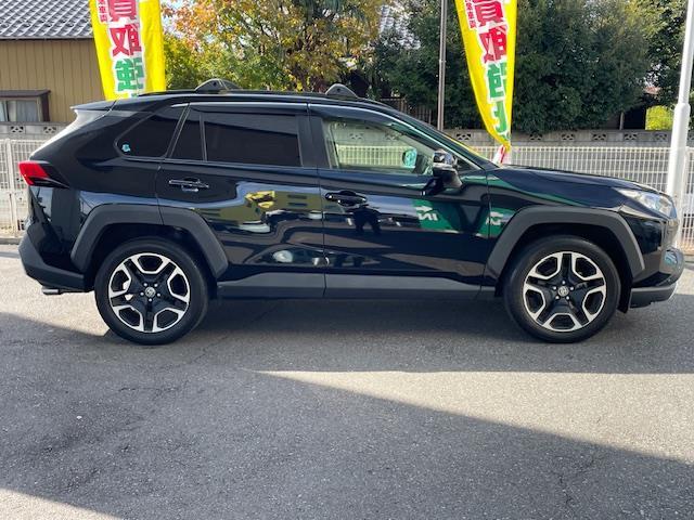 ＲＡＶ４ アドベンチャー　ワンオーナー　ＴＲＤフロントバンパーガーニッシュ　トヨタセーフティーセンス　純正ＳＤナビ　レザーシート　運転席パワーシート　前席シートヒーター　前席シートベンチレーション　ステアリングヒーター（5枚目）