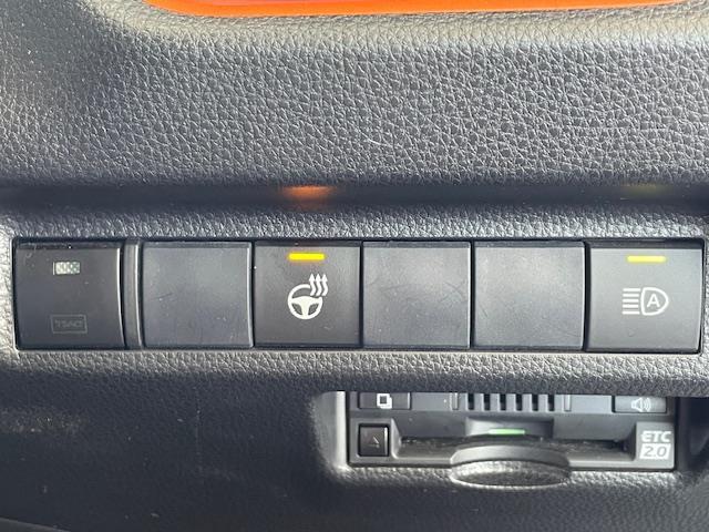 ＲＡＶ４ アドベンチャー　ワンオーナー　ＴＲＤフロントバンパーガーニッシュ　トヨタセーフティーセンス　純正ＳＤナビ　レザーシート　運転席パワーシート　前席シートヒーター　前席シートベンチレーション　ステアリングヒーター（22枚目）