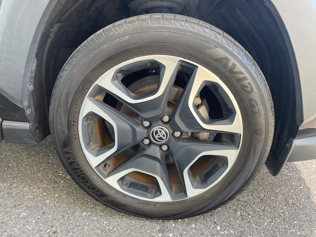 ＲＡＶ４ アドベンチャー　ワンオーナー　ＴＲＤフロントバンパーガーニッシュ　トヨタセーフティーセンス　純正ＳＤナビ　レザーシート　運転席パワーシート　前席シートヒーター　前席シートベンチレーション　ステアリングヒーター（33枚目）