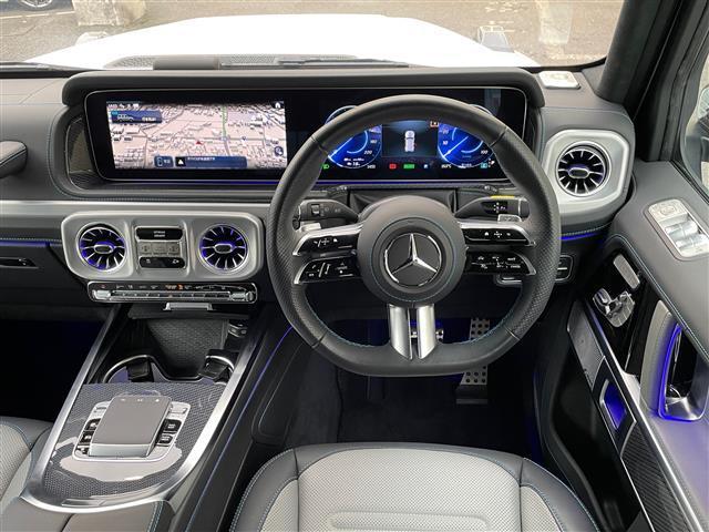 Ｇクラス Ｇ５８０　ウィズＥＱテクノロジーエディション１　ワンオーナー　サンルーフ　グレー／黒革シート　ブルメスター　カーボンインテリアパネル　　アダプティブダンピング　レーダーセーフティＰＫＧ　ワイヤレス充電　純正ナビ　全方位カメラ　ＡＭＧ２０ＡＷ　ＬＥＤ（2枚目）