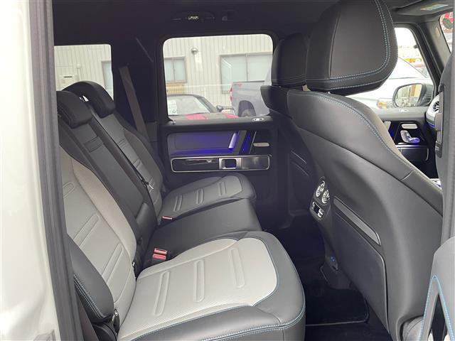 Ｇクラス Ｇ５８０　ウィズＥＱテクノロジーエディション１　ワンオーナー　サンルーフ　グレー／黒革シート　ブルメスター　カーボンインテリアパネル　　アダプティブダンピング　レーダーセーフティＰＫＧ　ワイヤレス充電　純正ナビ　全方位カメラ　ＡＭＧ２０ＡＷ　ＬＥＤ（14枚目）