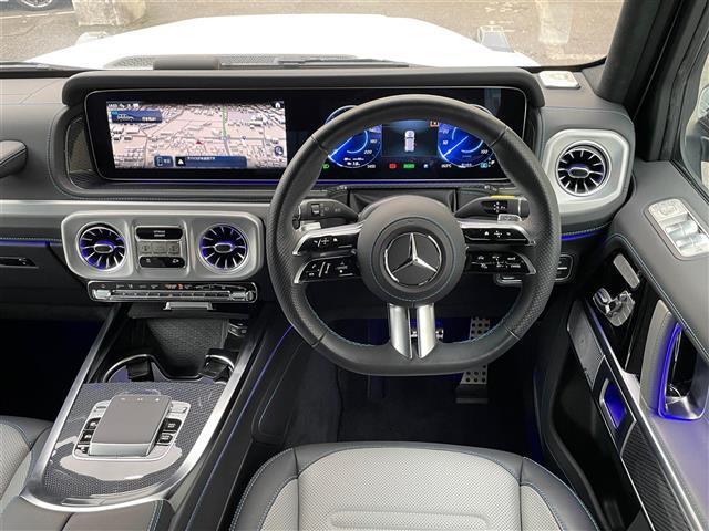 Ｇクラス Ｇ５８０　ウィズＥＱテクノロジーエディション１　ワンオーナー　サンルーフ　グレー／黒革シート　ブルメスター　カーボンインテリアパネル　　アダプティブダンピング　レーダーセーフティＰＫＧ　ワイヤレス充電　純正ナビ　全方位カメラ　ＡＭＧ２０ＡＷ　ＬＥＤ（23枚目）