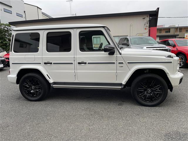 Ｇクラス Ｇ５８０　ウィズＥＱテクノロジーエディション１　ワンオーナー　サンルーフ　グレー／黒革シート　ブルメスター　カーボンインテリアパネル　　アダプティブダンピング　レーダーセーフティＰＫＧ　ワイヤレス充電　純正ナビ　全方位カメラ　ＡＭＧ２０ＡＷ　ＬＥＤ（36枚目）