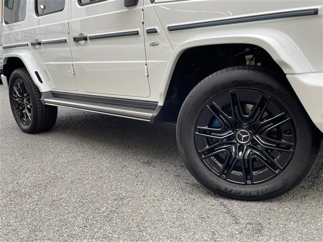 Ｇクラス Ｇ５８０　ウィズＥＱテクノロジーエディション１　ワンオーナー　サンルーフ　グレー／黒革シート　ブルメスター　カーボンインテリアパネル　　アダプティブダンピング　レーダーセーフティＰＫＧ　ワイヤレス充電　純正ナビ　全方位カメラ　ＡＭＧ２０ＡＷ　ＬＥＤ（37枚目）