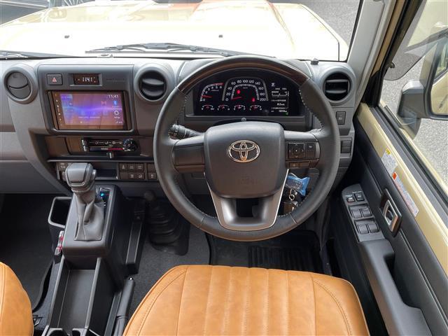 ランドクルーザー70 AX ワンオーナー 社外16インチAW LEDライト 革調シートカバー 社外ディスプレイオーディオ バックモニター ETC2.0 社外デジタルミラー 社外セキュリティ クルーズコントロール PCS LKA(2枚目)