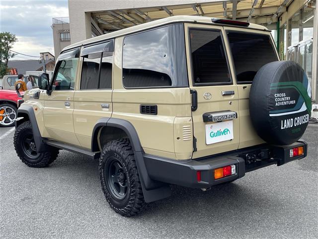 ランドクルーザー70 AX ワンオーナー 社外16インチAW LEDライト 革調シートカバー 社外ディスプレイオーディオ バックモニター ETC2.0 社外デジタルミラー 社外セキュリティ クルーズコントロール PCS LKA(3枚目)