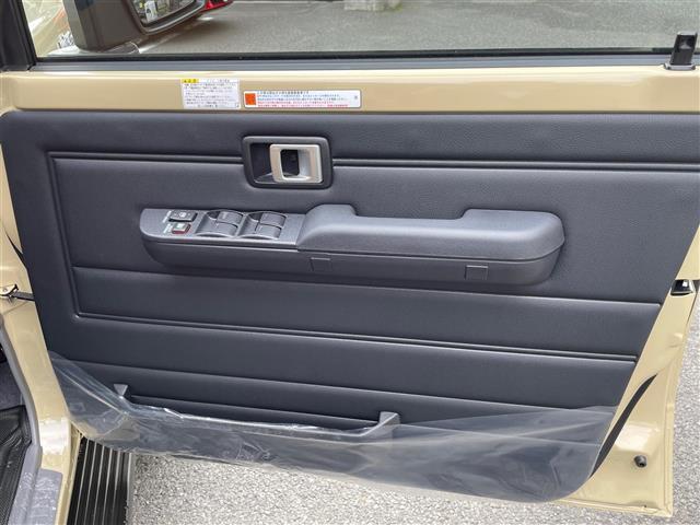 ランドクルーザー70 AX ワンオーナー 社外16インチAW LEDライト 革調シートカバー 社外ディスプレイオーディオ バックモニター ETC2.0 社外デジタルミラー 社外セキュリティ クルーズコントロール PCS LKA(33枚目)