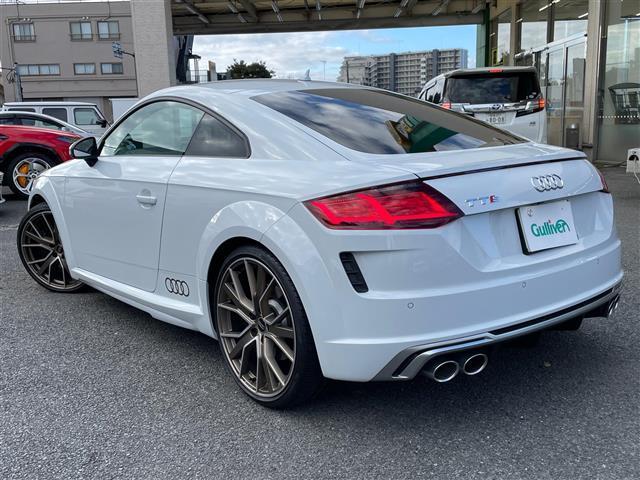 ＴＴＳクーペ メモリアルエディション　１００台限定車　黒革シート　ＢＡＮＧ＆ＯＬＵＦＳＥＮ　純正ナビ　バックモニター　ＥＴＣ２．０　純正２０ＡＷ　ＬＥＤライト　電動リヤスポイラー　クルーズコントロール　ＢＳＭ　Ｒ６／７年ディーラー整備（3枚目）