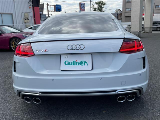 ＴＴＳクーペ メモリアルエディション　１００台限定車　黒革シート　ＢＡＮＧ＆ＯＬＵＦＳＥＮ　純正ナビ　バックモニター　ＥＴＣ２．０　純正２０ＡＷ　ＬＥＤライト　電動リヤスポイラー　クルーズコントロール　ＢＳＭ　Ｒ６／７年ディーラー整備（5枚目）