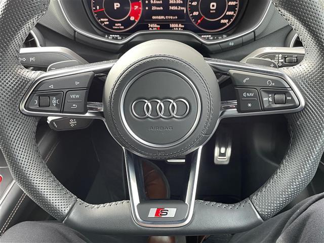 ＴＴＳクーペ メモリアルエディション　１００台限定車　黒革シート　ＢＡＮＧ＆ＯＬＵＦＳＥＮ　純正ナビ　バックモニター　ＥＴＣ２．０　純正２０ＡＷ　ＬＥＤライト　電動リヤスポイラー　クルーズコントロール　ＢＳＭ　Ｒ６／７年ディーラー整備（11枚目）