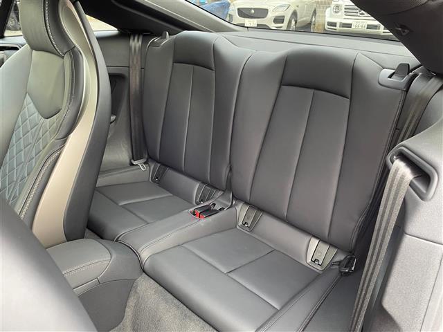 ＴＴＳクーペ メモリアルエディション　１００台限定車　黒革シート　ＢＡＮＧ＆ＯＬＵＦＳＥＮ　純正ナビ　バックモニター　ＥＴＣ２．０　純正２０ＡＷ　ＬＥＤライト　電動リヤスポイラー　クルーズコントロール　ＢＳＭ　Ｒ６／７年ディーラー整備（29枚目）