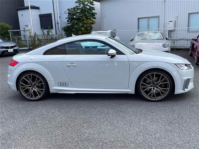 ＴＴＳクーペ メモリアルエディション　１００台限定車　黒革シート　ＢＡＮＧ＆ＯＬＵＦＳＥＮ　純正ナビ　バックモニター　ＥＴＣ２．０　純正２０ＡＷ　ＬＥＤライト　電動リヤスポイラー　クルーズコントロール　ＢＳＭ　Ｒ６／７年ディーラー整備（34枚目）