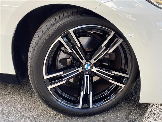 ２シリーズ ２２０ｉクーペ　Ｍスポーツ　純正ナビ　全方位カメラ　ミラーＥＴＣ　純正前後ドラレコ　純正１８ＡＷ　ＬＥＤライト　ＨＵＤ　レーダークルーズコントロール　衝突軽減ブレーキ　ＬＫＡ　ＢＳＭ　ＡｐｐｌｅＣａｒＰｌａｙ　Ｓｐｏｔｉｆｙ（18枚目）